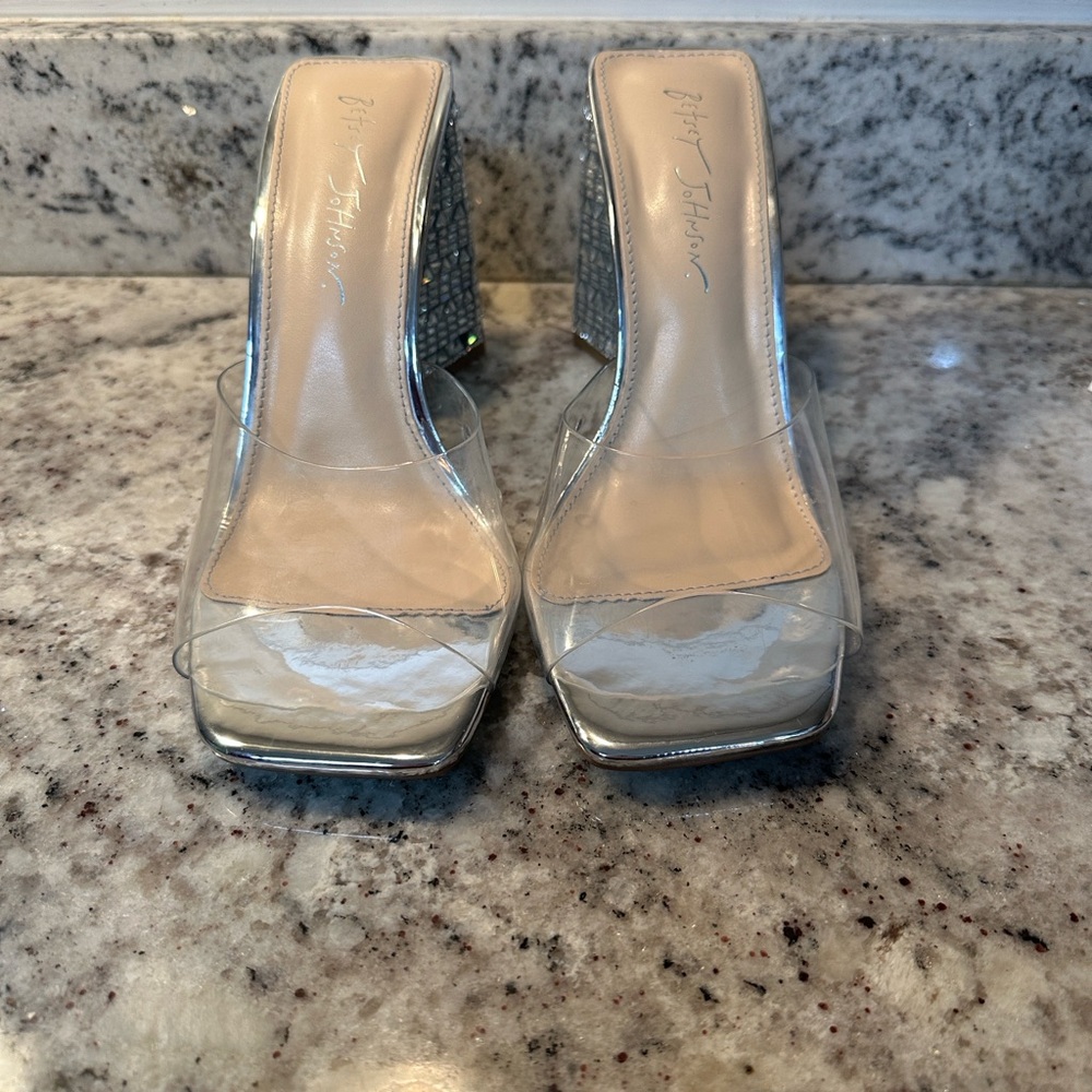 Betsey Johnson Elegant Silver Women's Heels - Picture 2 of 9
